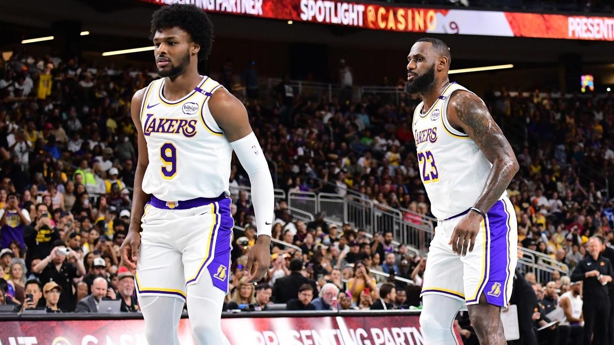 浓眉哥爆冷击败TES，精彩发挥引爆全场！