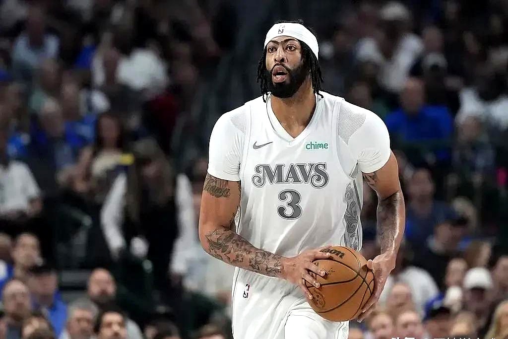 浓眉哥在切尔西比赛中最后时刻胜出，反败为胜引发热议！